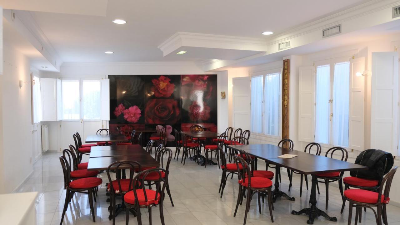Hotel La Casa De Las Camelias Busto Luaran gambar